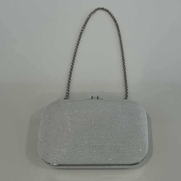 JUDITH LEIBER WHITE CHAULK CRYSTAL CLUTCH & CHAIN - Picture 17 of 17